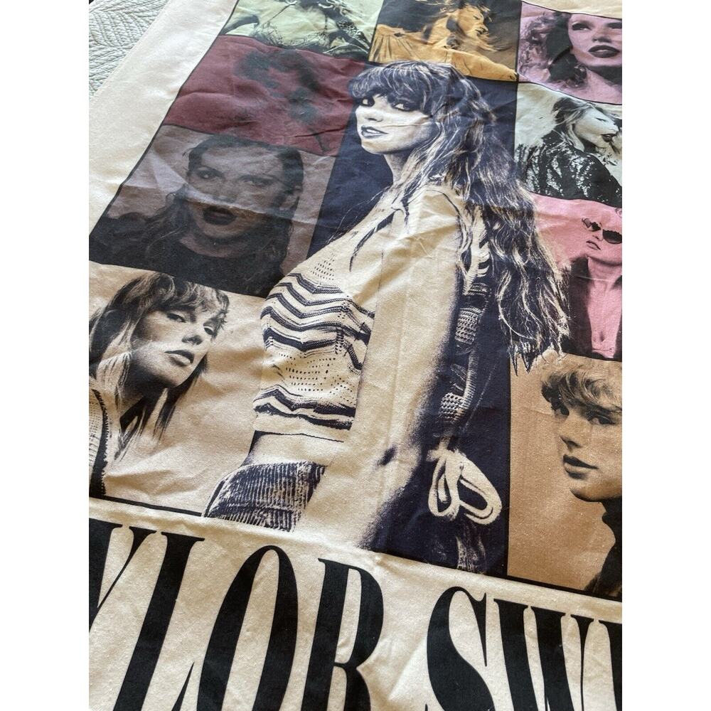 Taylor Swift Eras Tour Venue Exclusive 2023 Canvas Banner/ Tapestry 47x30.5inch - Picture 2 of 7